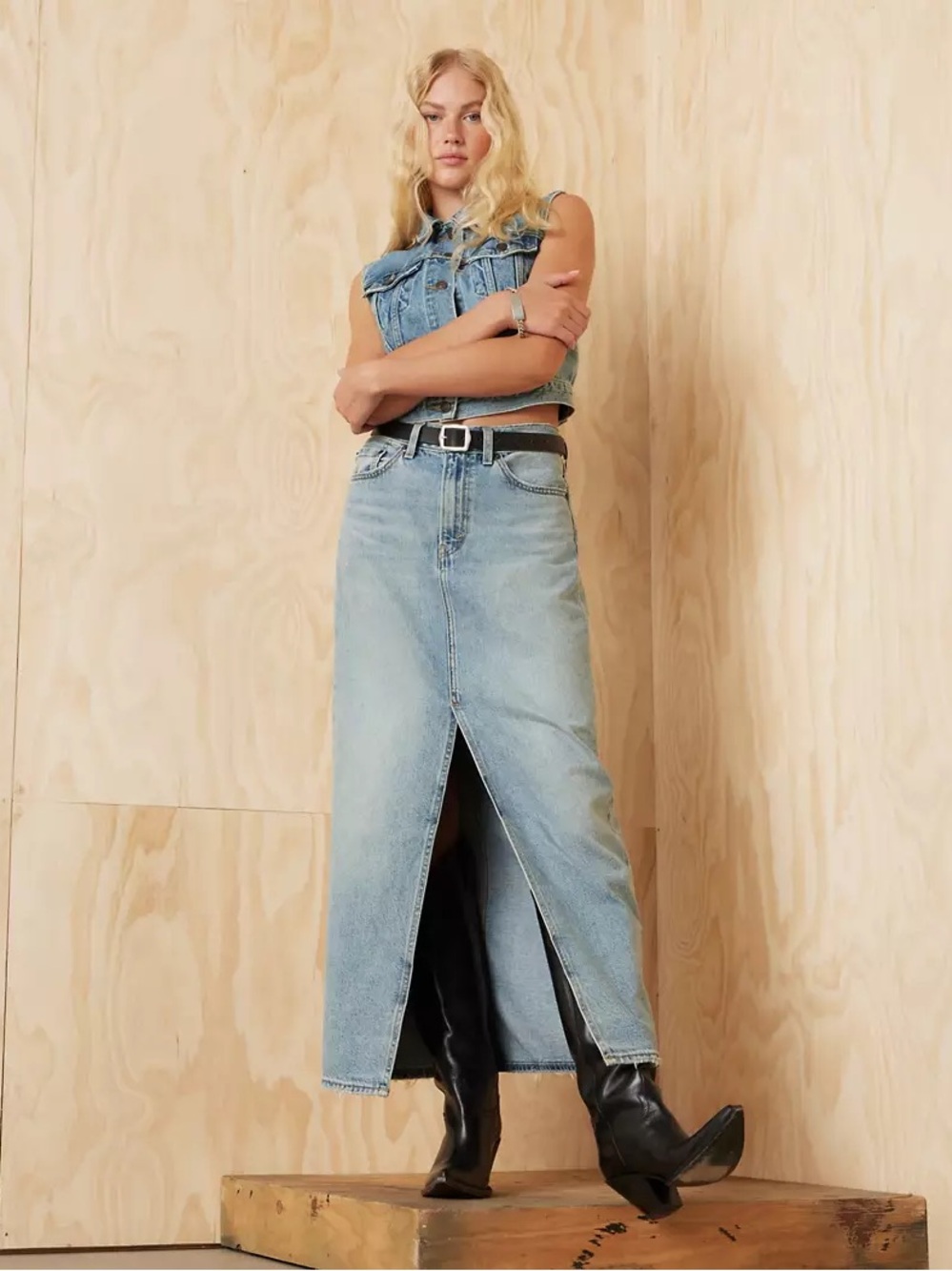 Levi’s Ankle Column Skirt
